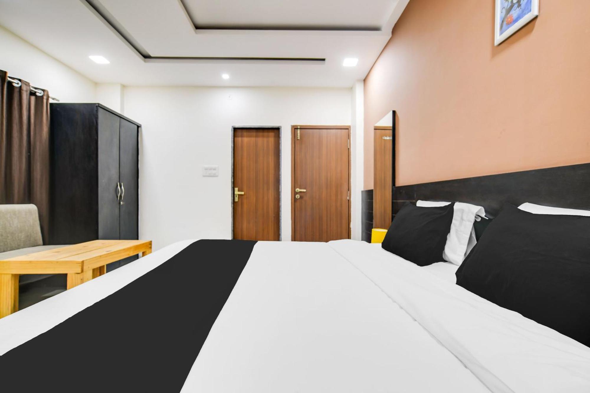 Super Collection O Indore Near Omax City 1 Kanadiya Exterior foto